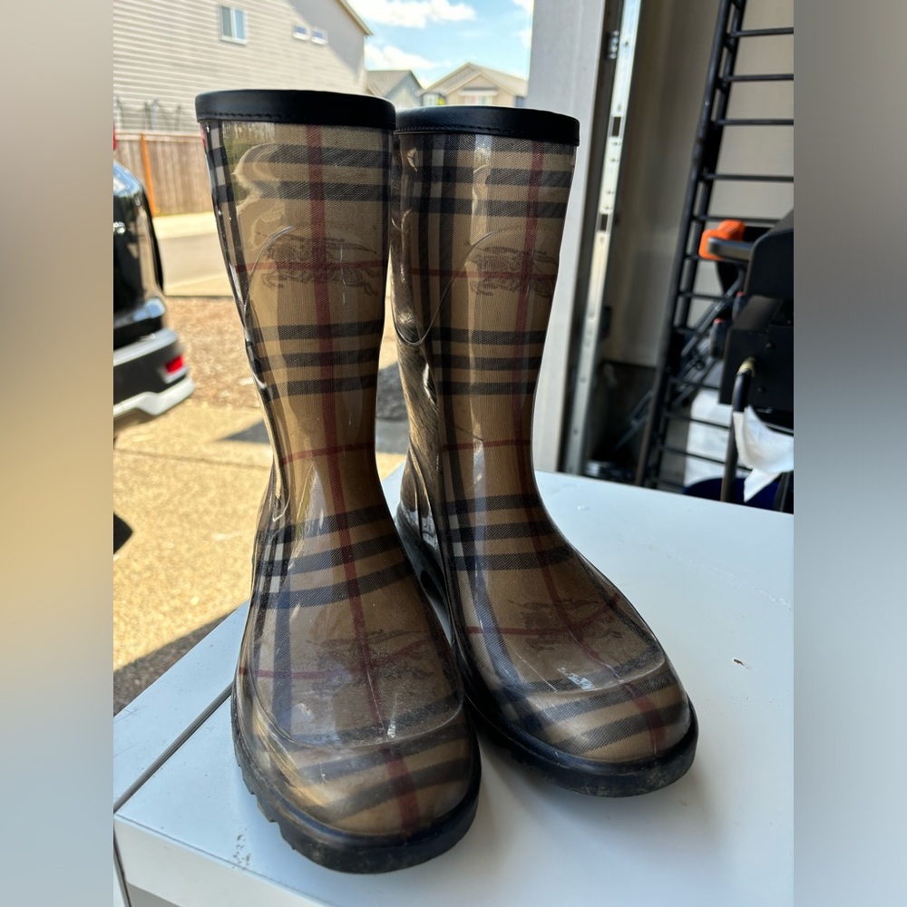 Burberry rain boots